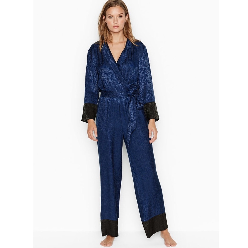 🌸VS Satin Zebra Jumpsuit